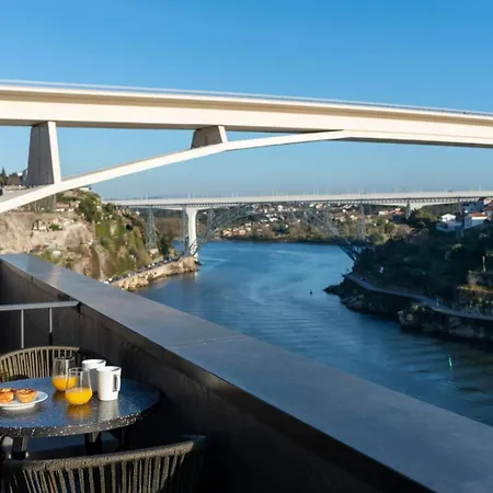 Apartment Guestready - An Urban Retreat With River View