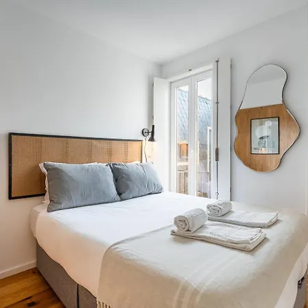 Apartment Guestready - An Urban Retreat With River View