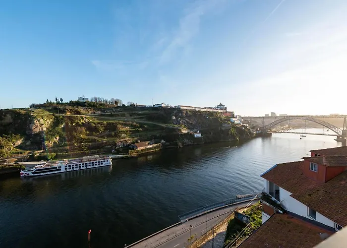 Guestready - An Urban Retreat With River View