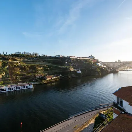 Guestready - An Urban Retreat With River View